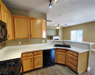169 Gannett Peak Street - Photo Thumbnail 4
