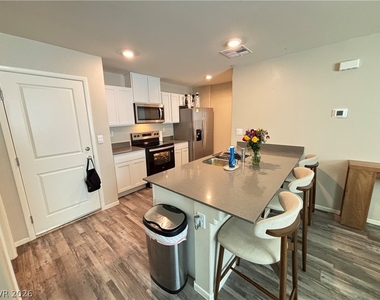 6173 Hibiscus Garden Street - Photo Thumbnail 5
