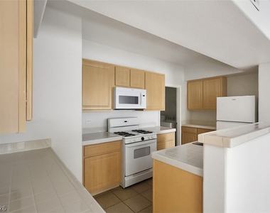 8250 N Grand Canyon Drive - Photo Thumbnail 12