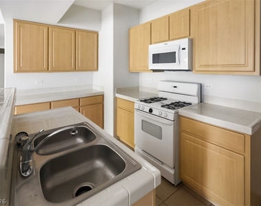 8250 N Grand Canyon Drive - Photo Thumbnail 10