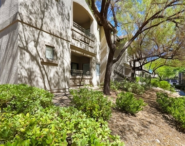 8250 N Grand Canyon Drive - Photo Thumbnail 3