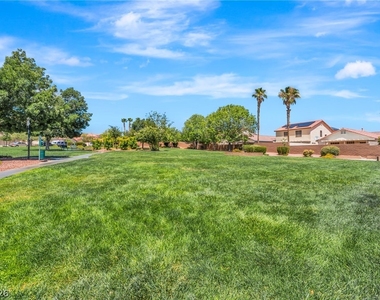 8632 Majestic Pine Avenue - Photo Thumbnail 16