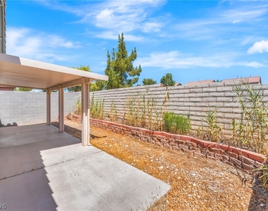 8632 Majestic Pine Avenue - Photo Thumbnail 15