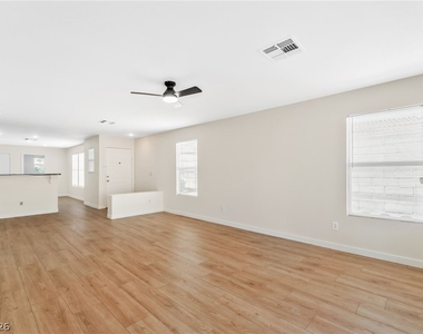 8632 Majestic Pine Avenue - Photo Thumbnail 3