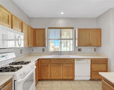3425 Bearpin Gap Lane - Photo Thumbnail 32