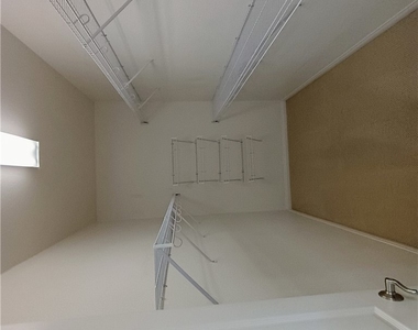 2316 Malaga Peak Street - Photo Thumbnail 10