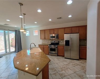 2316 Malaga Peak Street - Photo Thumbnail 7