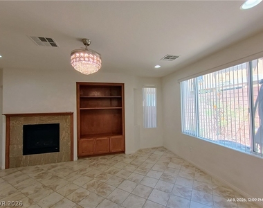 2316 Malaga Peak Street - Photo Thumbnail 4
