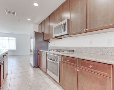 4650 Ranch House Road - Photo Thumbnail 12