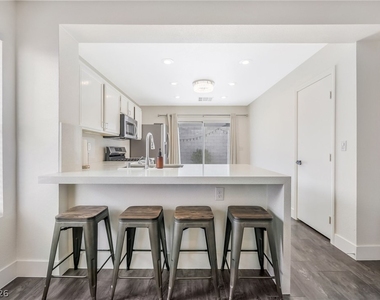 9976 Perceval Street - Photo Thumbnail 6