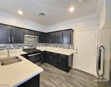 8925 Rosewood Meadows Court - Photo Thumbnail 3