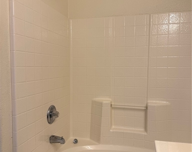 6503 Holyrod Park Court - Photo Thumbnail 12
