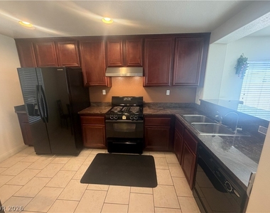 6131 Windmill Island Avenue - Photo Thumbnail 2