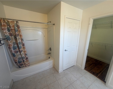 6131 Windmill Island Avenue - Photo Thumbnail 8