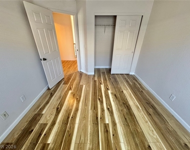 4972 W Moberly Avenue - Photo Thumbnail 17