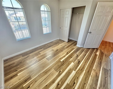4972 W Moberly Avenue - Photo Thumbnail 10