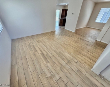 4972 W Moberly Avenue - Photo Thumbnail 2