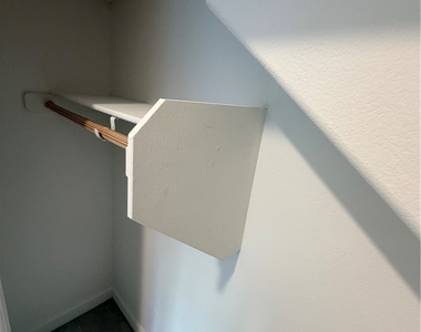 815 Watford Place - Photo Thumbnail 11