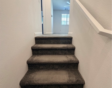 815 Watford Place - Photo Thumbnail 20