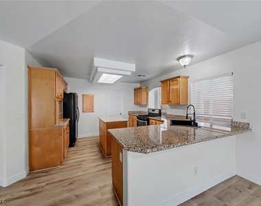 7553 Treasure Chest Street - Photo Thumbnail 11
