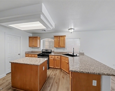 7553 Treasure Chest Street - Photo Thumbnail 13
