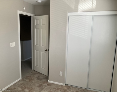 8975 Spring Peeper Avenue - Photo Thumbnail 14