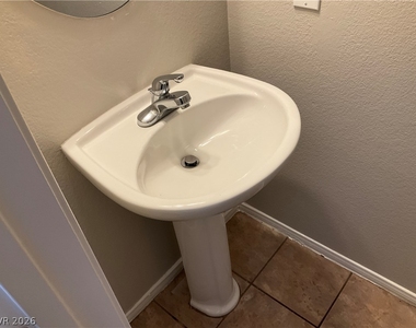 8975 Spring Peeper Avenue - Photo Thumbnail 7