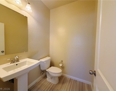 8938 Whitten Park Avenue - Photo Thumbnail 5