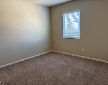6083 Crown Palms Avenue - Photo Thumbnail 17