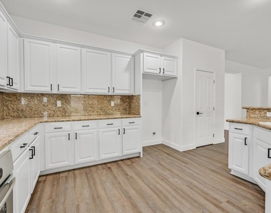 913 Hickory Park Street - Photo Thumbnail 21