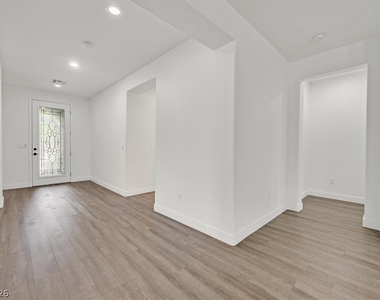 913 Hickory Park Street - Photo Thumbnail 24