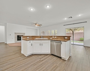 913 Hickory Park Street - Photo Thumbnail 22