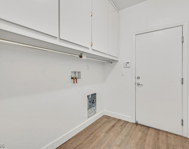 913 Hickory Park Street - Photo Thumbnail 7