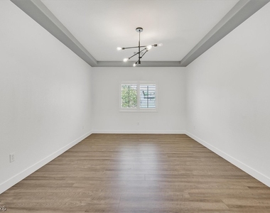 913 Hickory Park Street - Photo Thumbnail 5