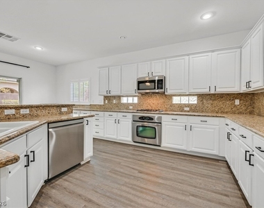913 Hickory Park Street - Photo Thumbnail 23