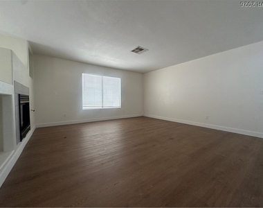 4582 Heavenly Love Way - Photo Thumbnail 6