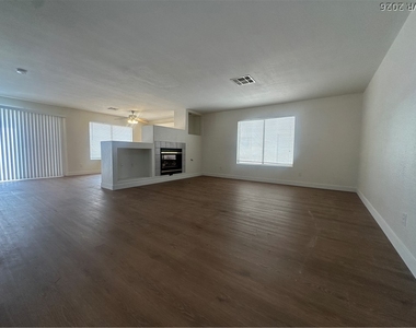 4582 Heavenly Love Way - Photo Thumbnail 5