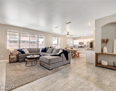10914 Esta Ponia Court - Photo Thumbnail 11