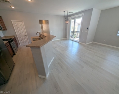 9120 Alpine Grove Avenue - Photo Thumbnail 4