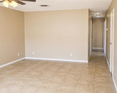 4080 Studio Street - Photo Thumbnail 12