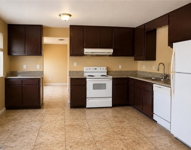 4080 Studio Street - Photo Thumbnail 3