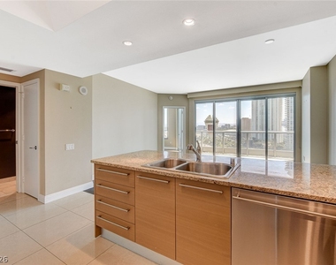 222 Karen Avenue - Photo Thumbnail 2
