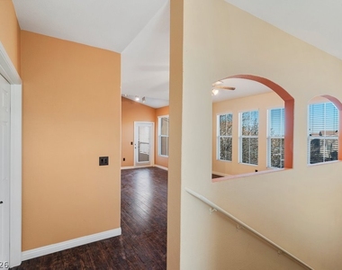 10001 Peace Way - Photo Thumbnail 4