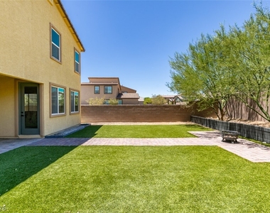 4348 Stardusk Falls Avenue - Photo Thumbnail 16