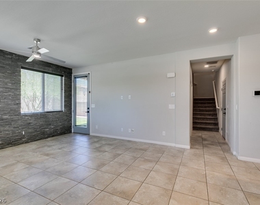 4348 Stardusk Falls Avenue - Photo Thumbnail 4
