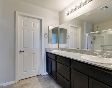 4348 Stardusk Falls Avenue - Photo Thumbnail 13