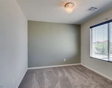 4348 Stardusk Falls Avenue - Photo Thumbnail 8