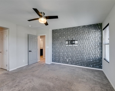 4348 Stardusk Falls Avenue - Photo Thumbnail 12
