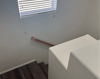 10600 Cold Mountain Avenue - Photo Thumbnail 16