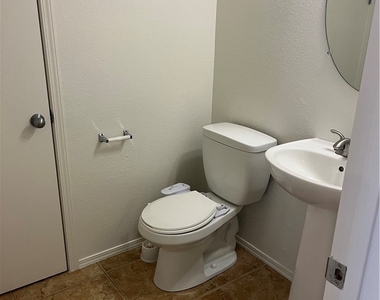 10600 Cold Mountain Avenue - Photo Thumbnail 13